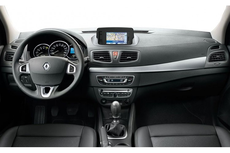 Rize’de kiralık Renault Fluence – Ayala Tour Rent a Car