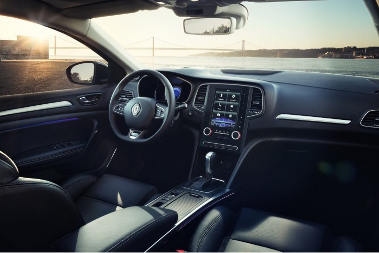 Rize’de kiralık Renault Megane – Ayala Tour Rent a Car