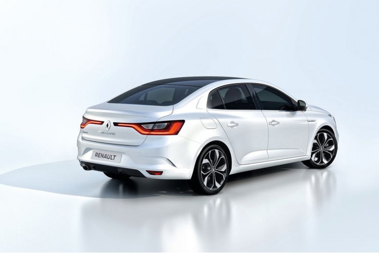 Rize’de kiralık Renault Megane – Ayala Tour Rent a Car