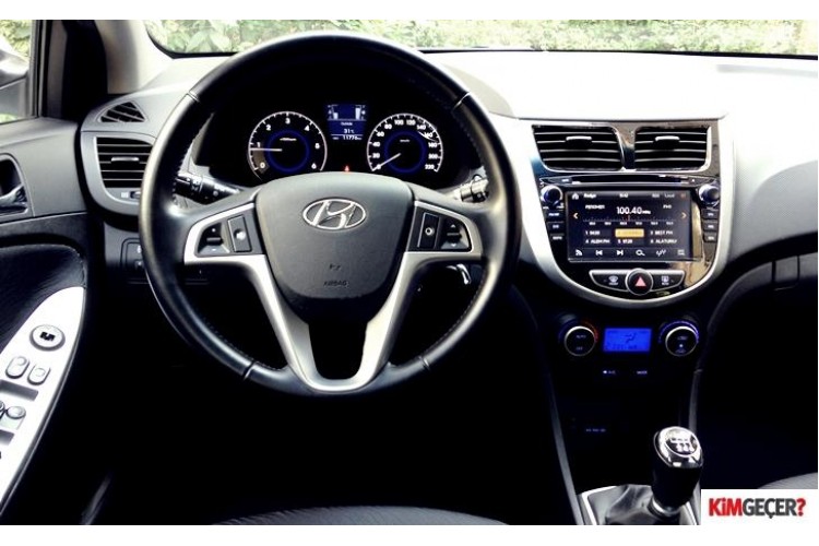 Rize’de kiralık Hyundai Accent Blue – Ayala Tour Rent a Car