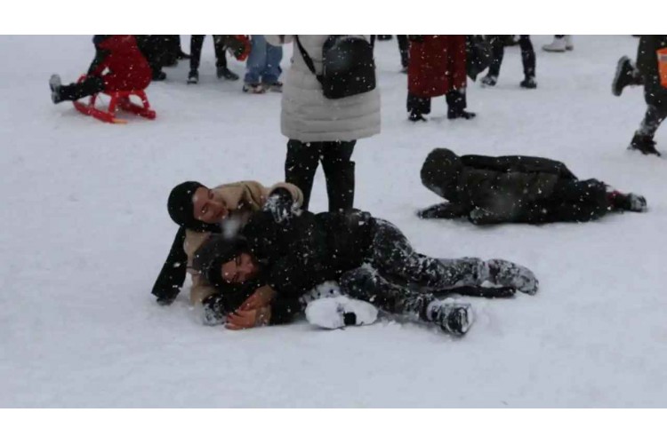 Kardan Adam Şenlikleri