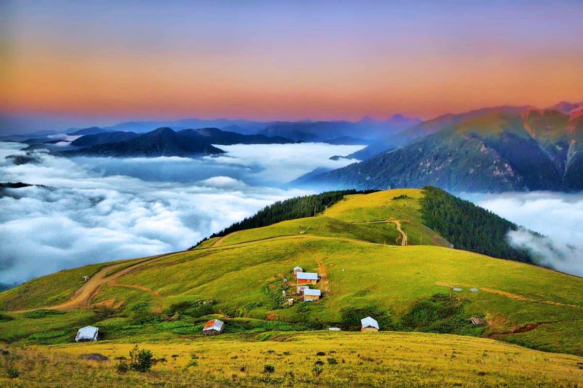 Badara Yaylası Turu Rize Yayla Turları 2026 Badara Yaylası turu ile Rize yayla turları ve doğal gölet manzarası