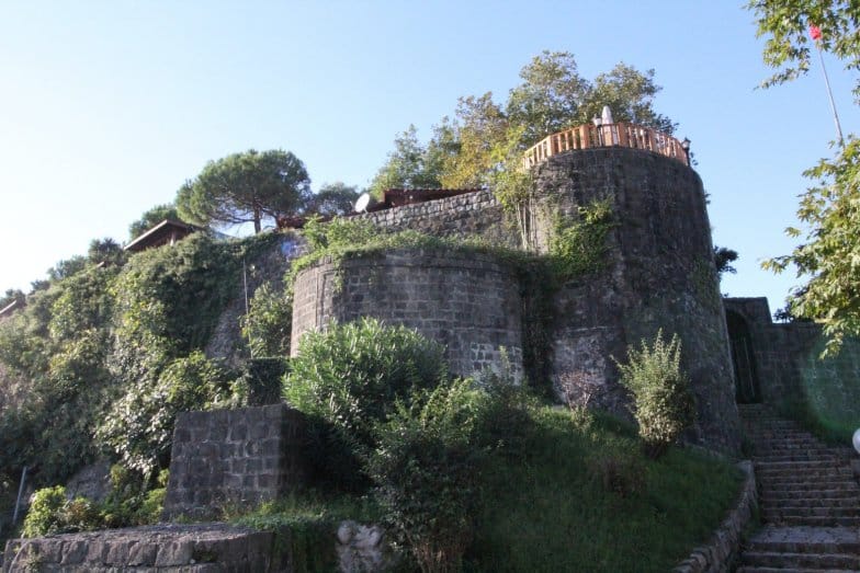 Rize Kalesi şehir manzarası - Karadeniz tarihi kale ve panoramik Rize görünümü